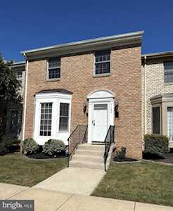1124 Jeffrey Dr Crofton, MD 21114