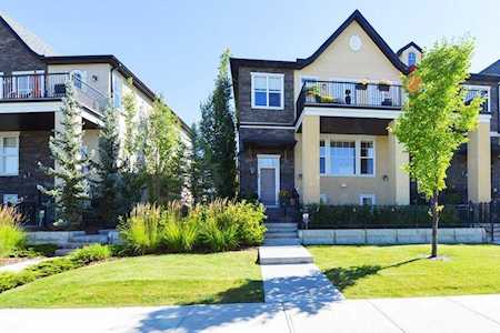 88 Cranbrook Dr SE Calgary, AB T3M 1Z3