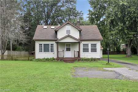 2366 Bradley Rd Westlake, OH 44145