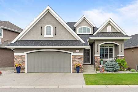 117 Cranarch Heights SE Calgary, AB T3M 0V6