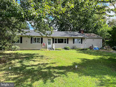 35 Hillbilly Haven Dr Camden Wyoming, DE 19934