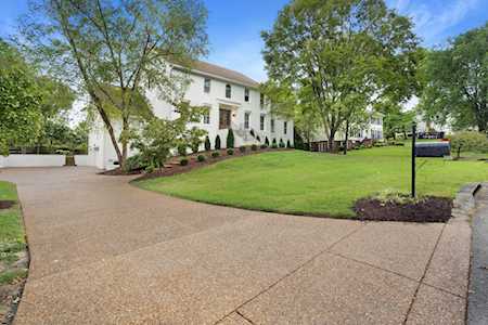 9467 Chesapeake Dr E Brentwood, TN 37027