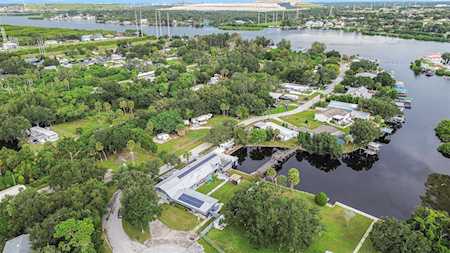 9938 Alavista Dr Gibsonton, FL 33534