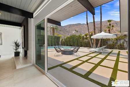 623 W Regal Dr Palm Springs, CA 92262