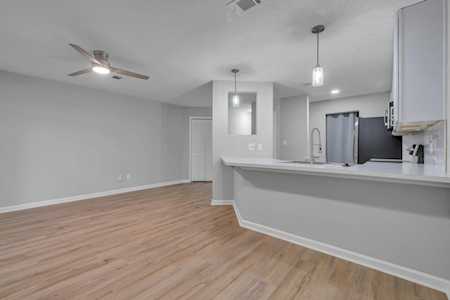 1998-D Larette Dr Tallahassee, FL 32301