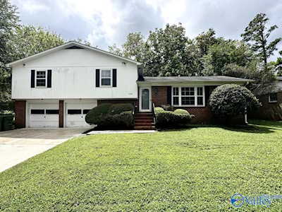 5027 NW Wayne Court Huntsville, AL 35810