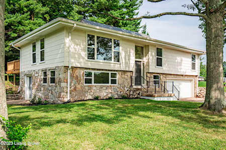 46 Iroquois Dr Shelbyville, KY 40065