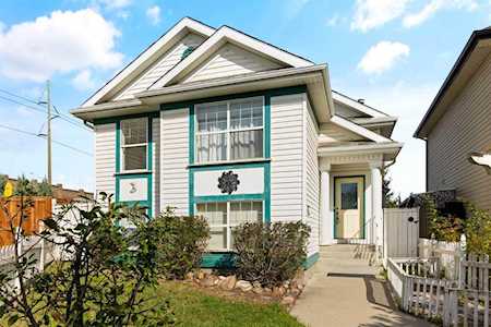 248 Prestwick Mews SE Calgary, AB T2Z 3X7