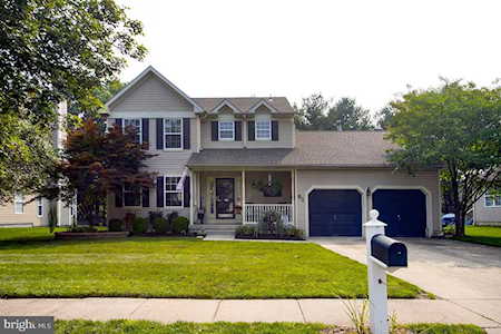 51 Glen Burnie Dr Sicklerville, NJ 08081