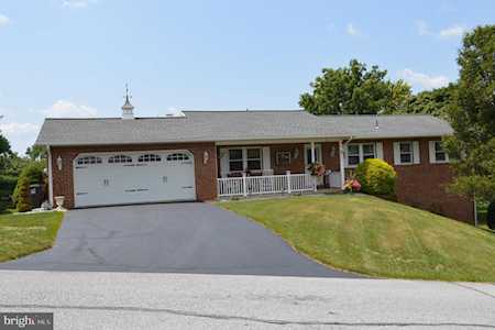 11 Enck Dr Boiling Springs, PA 17007