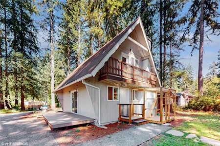 14602 Holiday Dr NW Gig Harbor, WA 98329