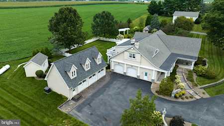 397 Walnut Rd Honey Brook, PA 19344