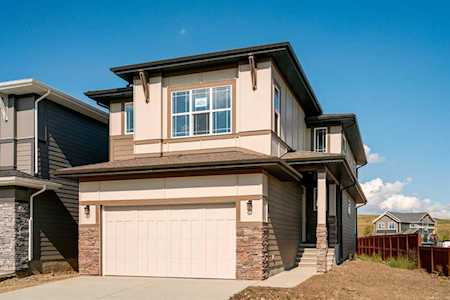 405 Cranbrook Gardens SE Calgary, AB T3M 3N6