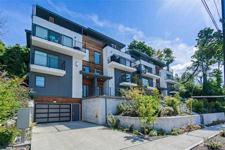 2200 12th Ave W Seattle, WA 98119