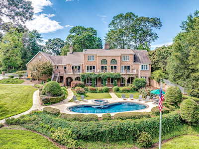 15809 Shoreway Dr Huntersville, NC 28078