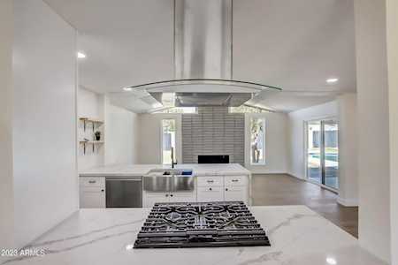 326 W Alice Avenue Phoenix, AZ 85021