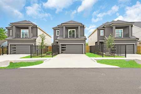4616 Redbud St Houston, TX 77051