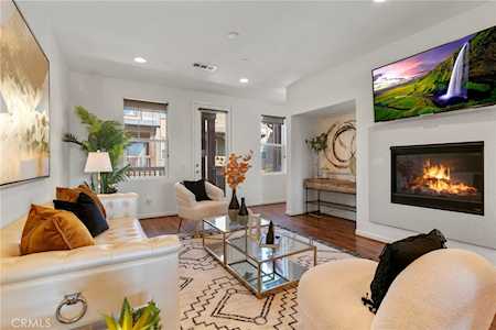 717 S Azusa Ave #H Azusa, CA 91702