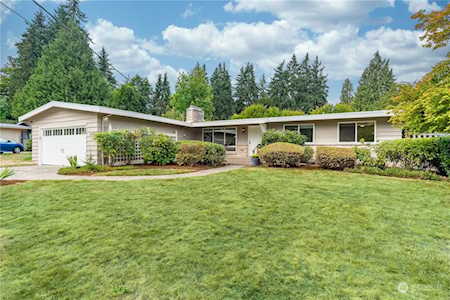 1225 165th Ave SE Bellevue, WA 98008