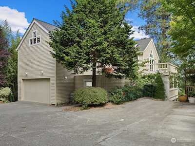 12066 Lakeside Place NE Seattle, WA 98125