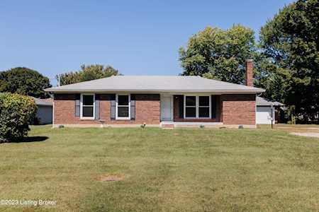 327 Ford Dr Mt Washington, KY 40047