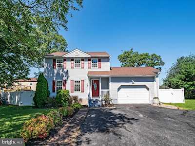 122 Range Rd Glen Burnie, MD 21061