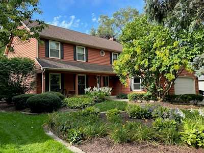 2367 Oak Hill Dr Lisle, IL 60532