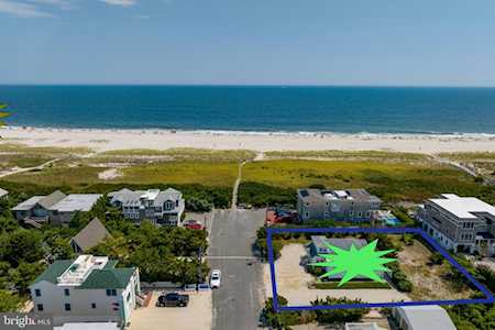 11 E 28th St Barnegat Light, NJ 08006