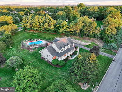 10 Gunpowder Rd Mechanicsburg, PA 17050