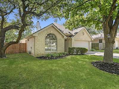 5439 Moon Shadow DR Austin, TX 78735