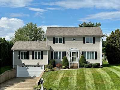 7 Fairway Dr Cumberland, RI 02864