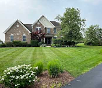 9 Somerset Hills Ct Hawthorn Woods, IL 60047