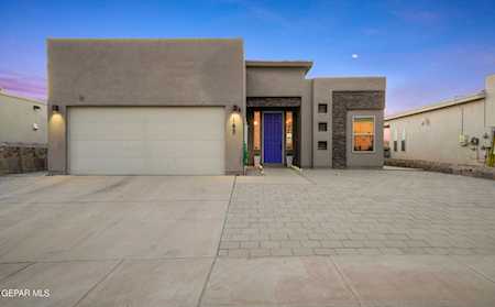 165 Via Rojas Dr Horizon City, TX 79928