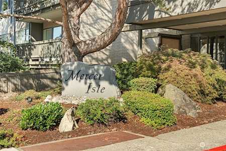 2500 81st Ave SE #333 Mercer Island, WA 98040
