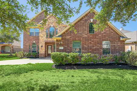2291 Sandvalley Ct League City, TX 77573