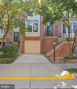 12023 Lisa Marie Ct Fairfax, VA 22033