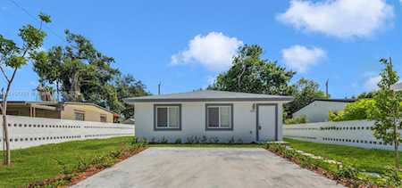 1496 NE 154th Ter North Miami Beach, FL 33162