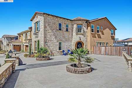 7102 Aubrey Way Dublin, CA 94568