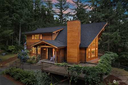 8903 Genesis Ln SE Port Orchard, WA 98367