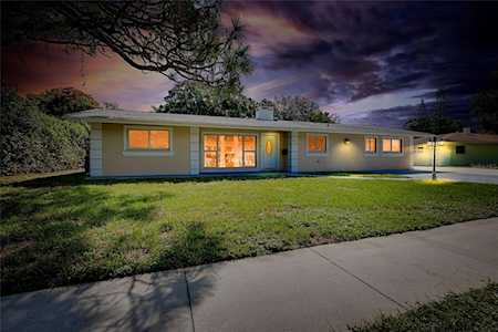 811 45th St W Bradenton, FL 34209