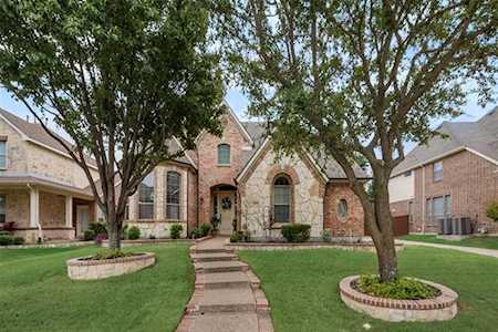 6823 Promontory Drive Grand Prairie, TX 75054