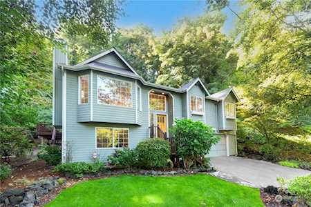 2140 Belvidere Ave SW Seattle, WA 98126