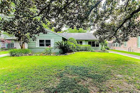 4031 Whitman St Houston, TX 77027