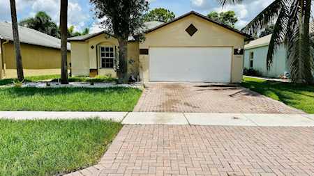 5949 Azalea Circle West Palm Beach, FL 33415