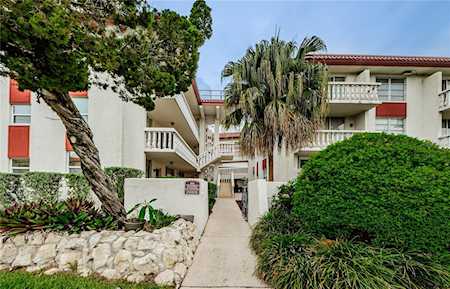 2623 Seville Blvd #302 Clearwater, FL 33764