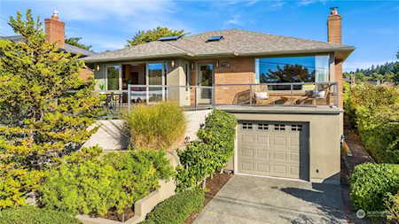 8856 42nd Ave SW Seattle, WA 98136