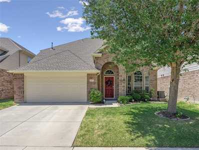 9041 Golden Sunset Trail Fort Worth, TX 76244