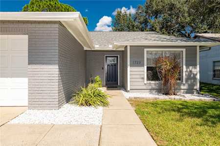 1725 Weaver Dr Lutz, FL 33559