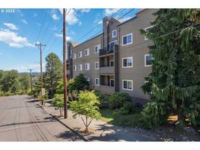 4320 S Corbett AVE #205 Portland, OR 97239