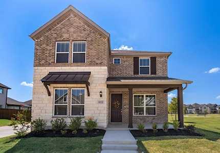 8715 Royal Star Drive Rowlett, TX 75089